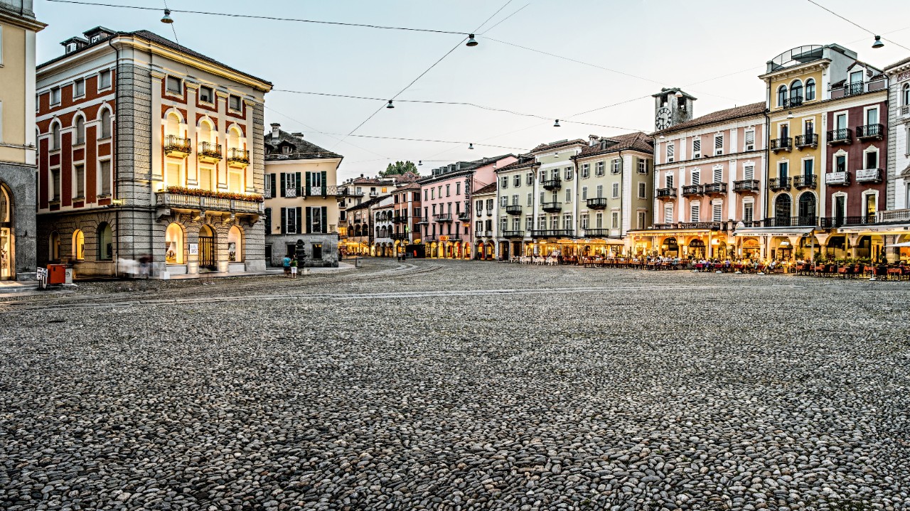 洛迦诺（Locarno）的大广场（Piazza Grande）