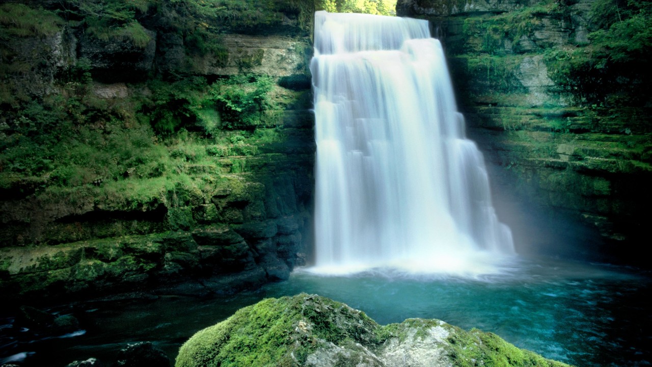 Image of the Saut du Doubs waterfall.
